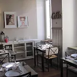 לינה וארוחת בוקר Domus San Martino *